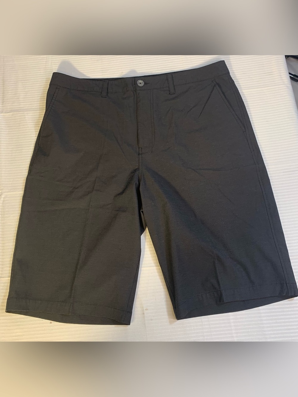 BKE Hybrid Standard Fit Shorts Black thing grey Stripes. SZ 36x23